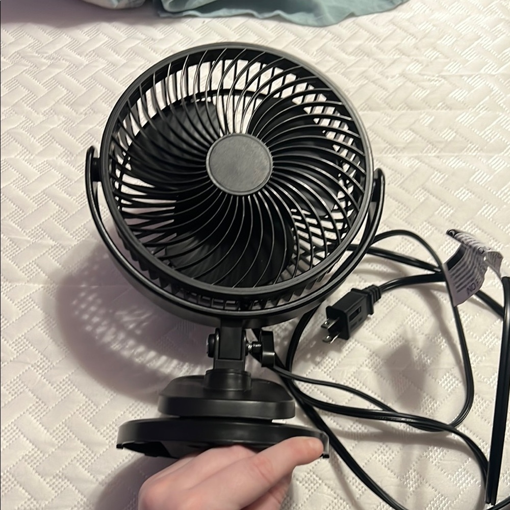 Black Oscillating Desk Fan